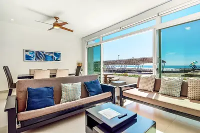 Image de Impressive dog-friendly villa with beach views, outdoor pool, patio, streaming