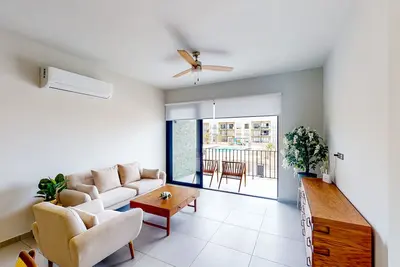 Image de Dog-friendly apartment with gorgeous views, heated pool, open concept, & Ac