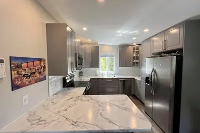 Fully appointed 2 bedroom carriage house in beautiful Penticton!