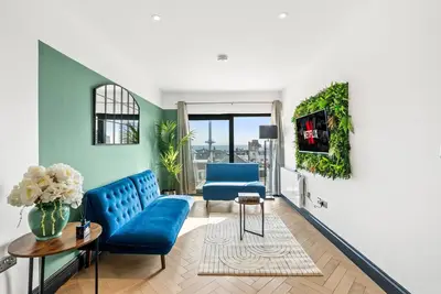 Image de Western Seaview Terrace | Sleeps 9 | 8Beds