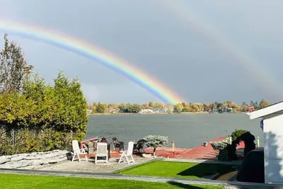 Beautiful Breezy Lake House!