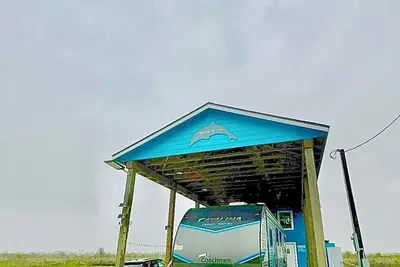 Image de Cozy 2-bedroom Rv on the Canal with Ac, WiFi in charming Sargent