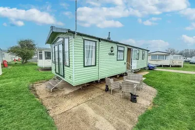 Image de Lovely 4 berth caravan with at Broadland Sands Holiday Park ref 20050bs