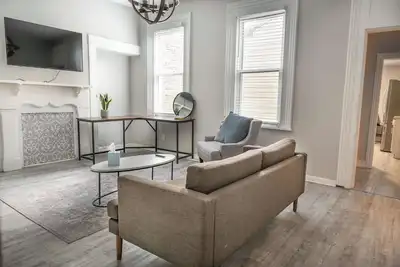 Image de Beautiful 3-Bed w/ Parking Near Agh & Stadiums