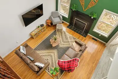 Image de Pet-Friendly Villa-FirePit-HotTub-Sleeps14