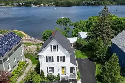 Eleanor's Cove - Apartment on Bayview St