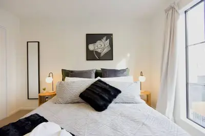 Image de Elegance and Convenience with Carpark sleeps 4