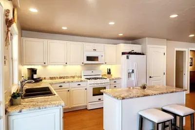 Image de Bigfork Bay View Condo @ Historic Grand View Hotel