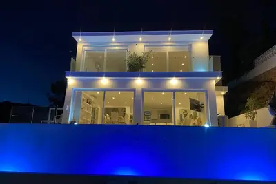 Image de Villa 'Bali Málaga' avec vue sur la mer, Wi-Fi et climatisation