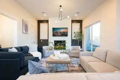 Image de Skyline Luxury Midterm & Long Stays 30+ Nights