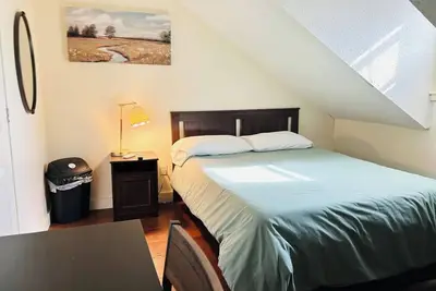 Image de Nice apartment near Whole Foods, Brown University, Miriam Hospital, Downtown
