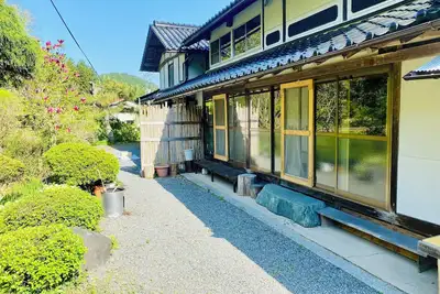 Image de Beautiful riverside getaway near Yubara Hot Springs - Ac, WiFi. Family Friendly!