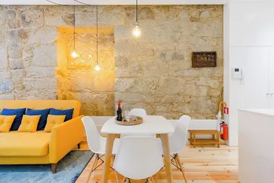 Image de Stone & Light Apartment by Host Wise