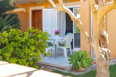 Image de Nice apartment located 100m from the beach.