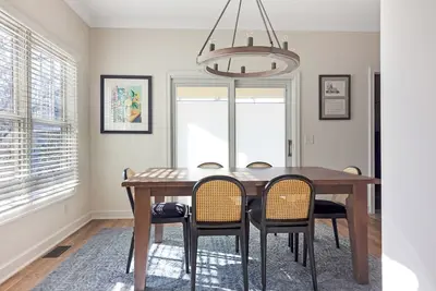 Image de Chic Douglas Escape w/ Courtyard & Game Lounge