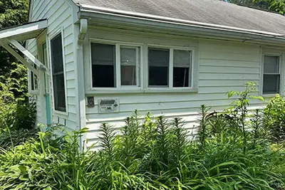 Image de Cottage #6 Wild Goose on the left of Main House