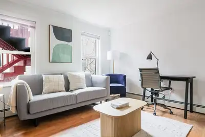 Blueground | S. Boston, w/d, balcony, nr Ica