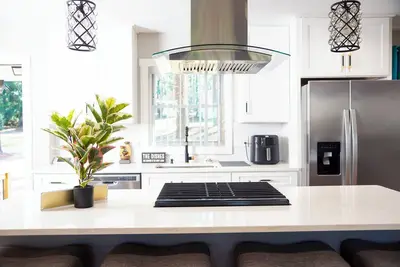 Image de 3-bedroom house in lovely Atlanta minutes from the Airport!