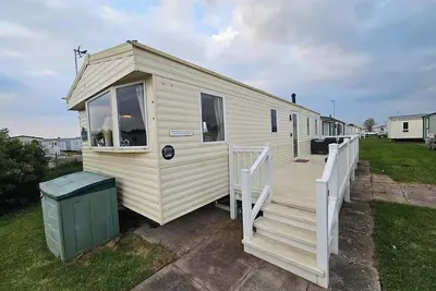 Image de Caravan Meg Sleeps 6 with Free Parking