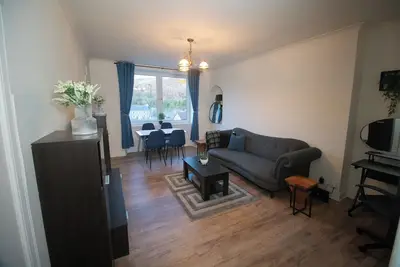 Image de Modern Terrace Flat with Small Games Room