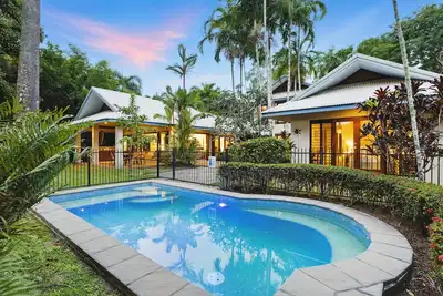 Image de 65 Mitre Port Douglas - Villa with golf course views