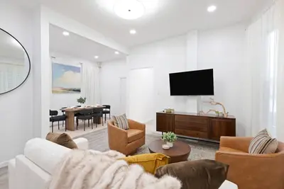 Image de Spacious Loft for Groups| Game Room+ King Bed +Nyc