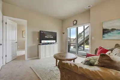 Image de Clear Creek! Cozy Getaway with Private Patio