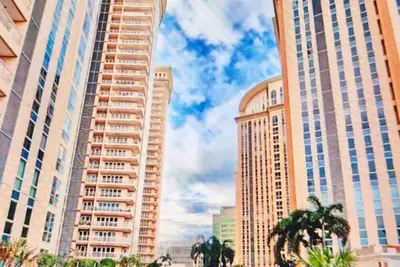 Charming 1 bedroom  condo in delightful Taguig with Ac, WiFi, fitness room