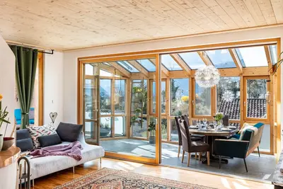 Image de Appartement \"Nearby\" avec vue sur les montagnes, terrasse privée et Wi-Fi