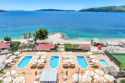Image de Bel appartement pour 5 personnes avec Wifi, piscine, climatisation, Tv, terrasse et animaux admis