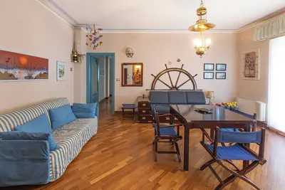 Image de Rapallo comfortable apartment a stone's throw from the sea with parking space