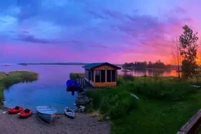Image de The Westender Retreat | Amazing Lake Views & Waterfront Dock House