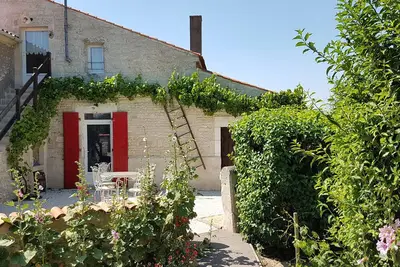 Gîte familial avec jardin privatif, plancha et jeux, proche de La Rochelle