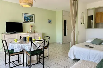 Image de Studio 4 couchages avec climatisation au Lavandou