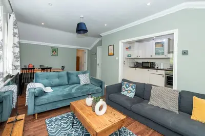 Image de Pass the Keys | Charming Victorian Flat Modern Amenities Parking