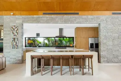 Image de Santi House - large beachfront home with ocean views