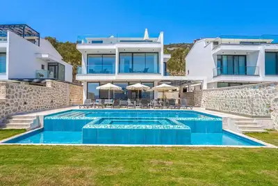 Image de Contemporary Villa for 12 People, Extensive Outside Space, Close to the Town