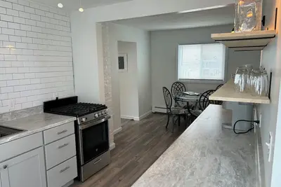 Image de Charming 2-bedroom apartment in wonderful Marshfield Across from the Ocean