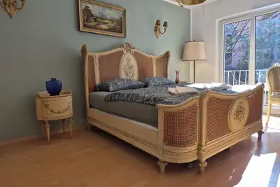 Image de Design-Appartement-Sdb privée avec douche-Vue sur Rue