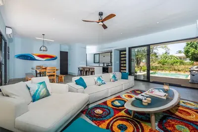 Image de 3 Bdr Beach House with Pool, sleeps 8