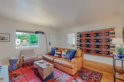 Stylish 2bd/1ba + Office & Yard