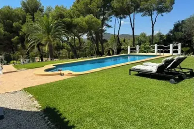 Image de Villa à Javea, luxe, sérénité dans un jardin de rêve de 10. 000m2, plage à 5km.