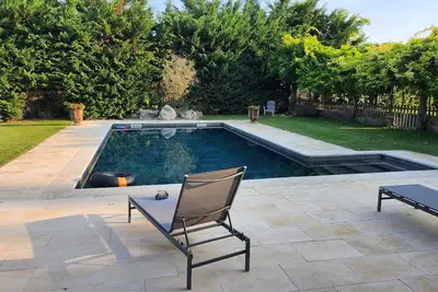 Image de Luboregard, Vue sur le Luberon, Gite De 45m² avec piscine