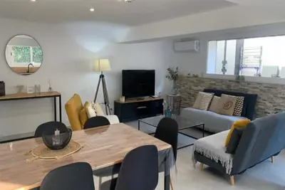 Image de Rodhes Beach B-1