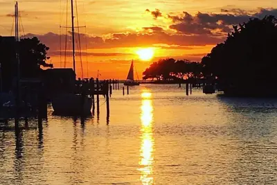Image de MadHouse - Canal Front, Dock, Pool, TikiBar & PickleBall