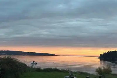 Image de Waterfront Lopez Island home on sun-filled, low-bank property - 3 bedrm, 2 bath