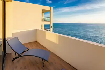 Modern Indigo Bay Studio – 3 Min Walk To Beach!