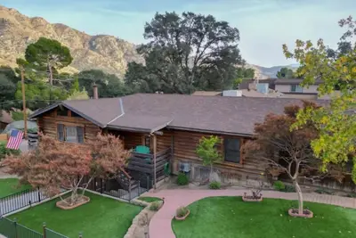 Cozy 3-Bedroom Log Cabin in beautiful Kernville with WiFi, Ac