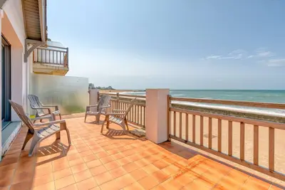 Image de Villa 'Léa Vue Mer D'exception Plage' avec vue sur mer, terrasse privée et Wi-Fi
