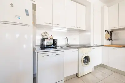 Appartement 'Mestral' avec balcon, Wi-Fi et climatisation